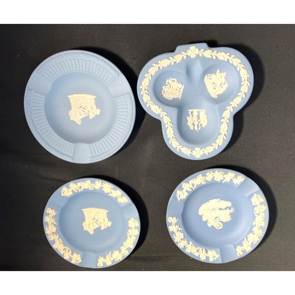 Wedgewood Vintage Blue Jasperware Ashtray Trinket Dish Set of 4 - Picture 1 of 13